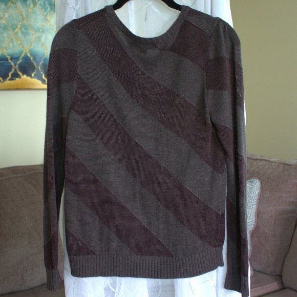 Banana Republic | Black & Gray Knitted Sweater - Picture 2 of 5